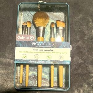 Makeup brush set NIB